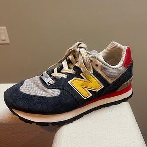 🔥 New Balance shoes size 2